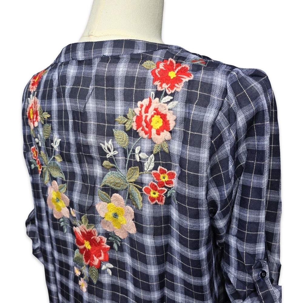 Andree by Unit Plaid Floral Embroidered Tunic Top Women Small Navy NWT